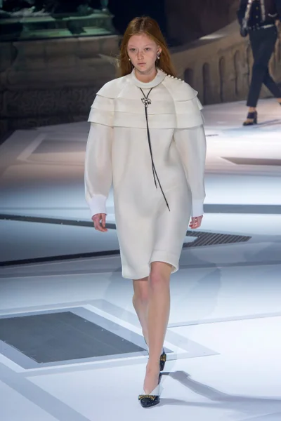 Look 8